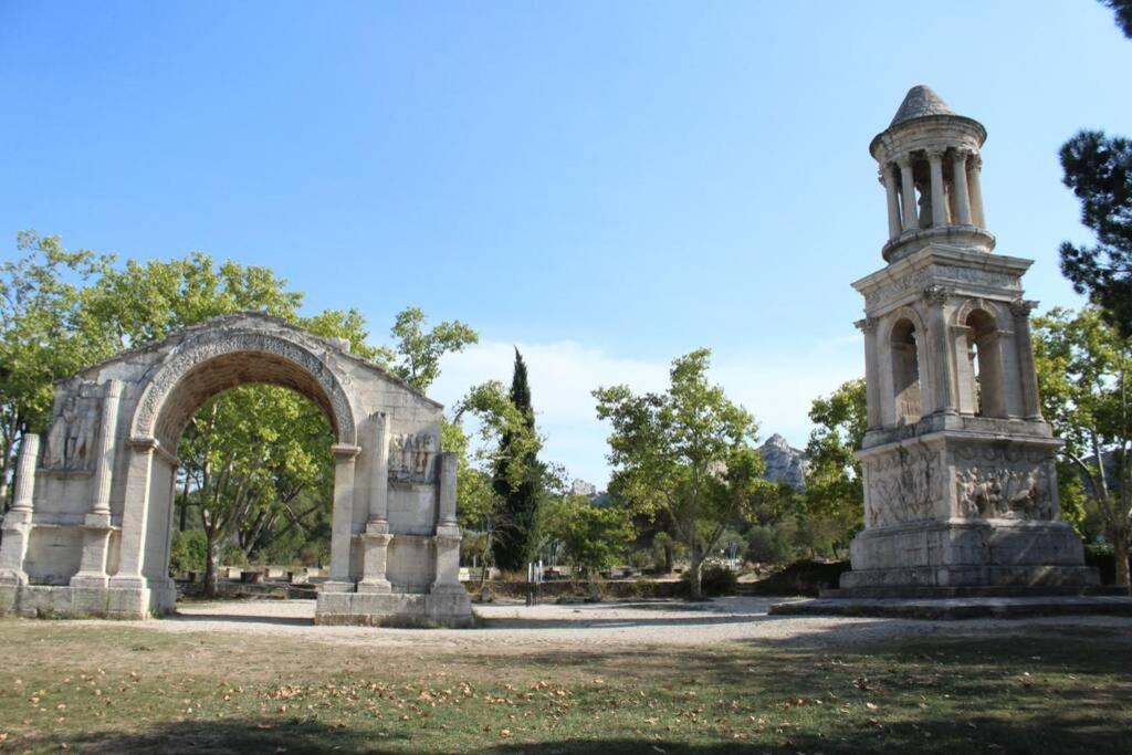De Lucien Entre Arles, Nimes, Avignon. Beaucaire (Gard)