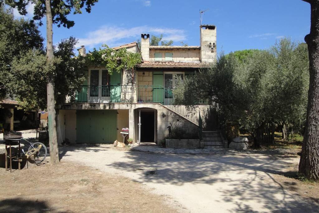 De Lucien Entre Arles, Nimes, Avignon. Apartment *