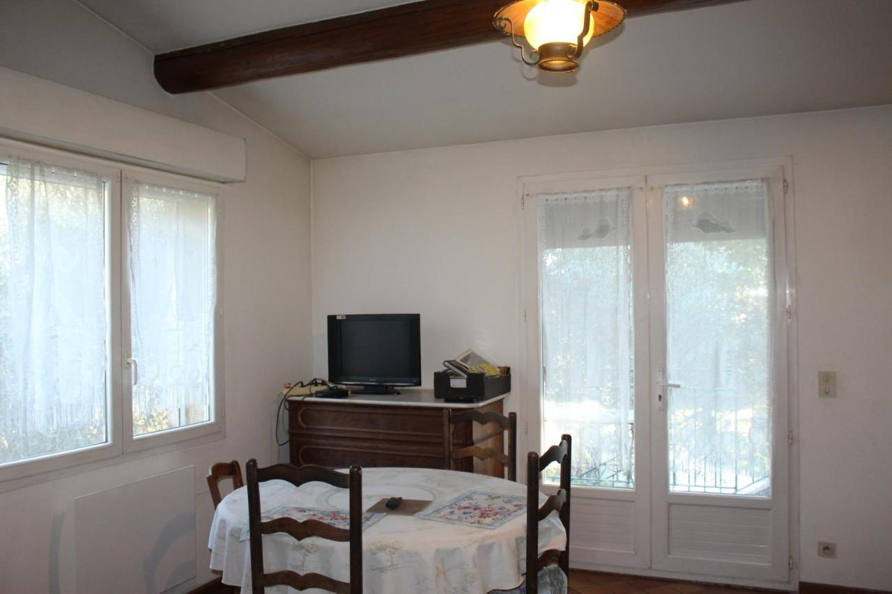 De Lucien Entre Arles, Nimes, Avignon. Apartment